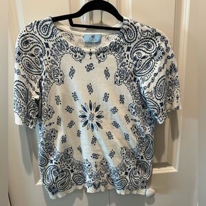 CeCe White and Navy Bandana-Print Short Sleeve Sweater Top Size Small